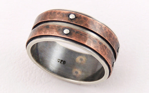 Unique men's wedding bands