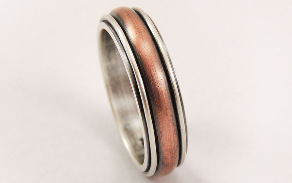 Rustic wedding ring for women or men