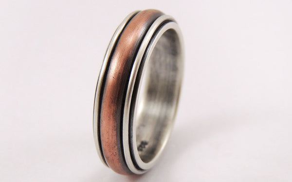 Rustic wedding ring for women or men