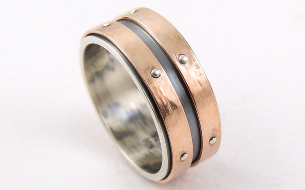 Unique gold wedding ring
