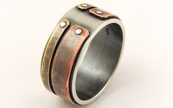 Unique ring for men with a unique rustic character 