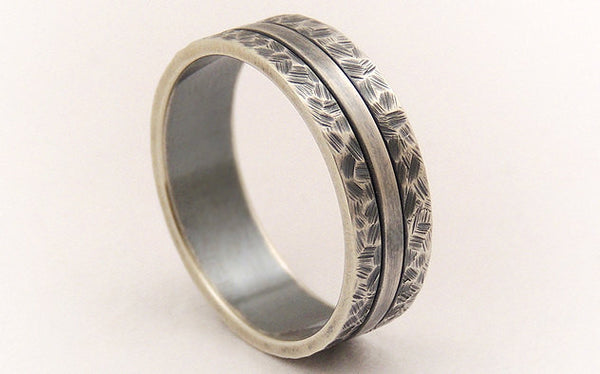 Elegant sterling silver ring for men